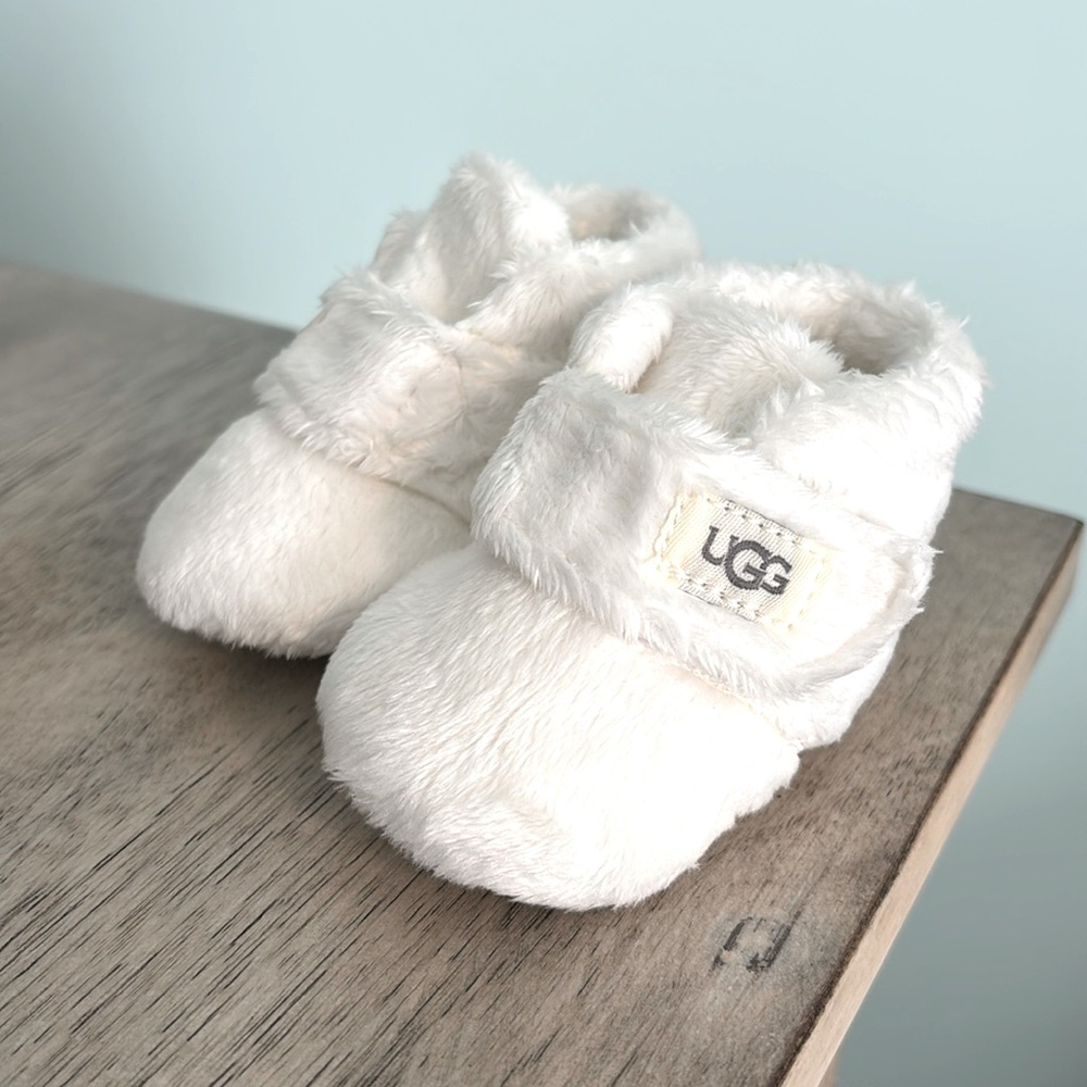 Ugg baby booties, size 0/1 EUC